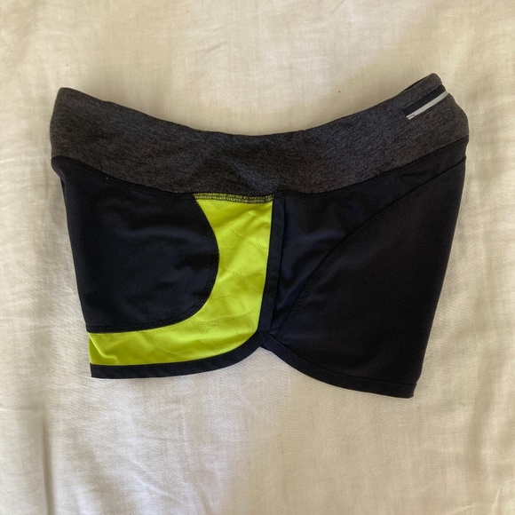 Rabbit X Hoka One One Running Shorts - Medium - Picture 4 of 8
